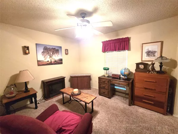 Bedford, TX 76022,2428 Chestnut WAY