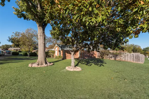 Desoto, TX 75115,523 Faye ST