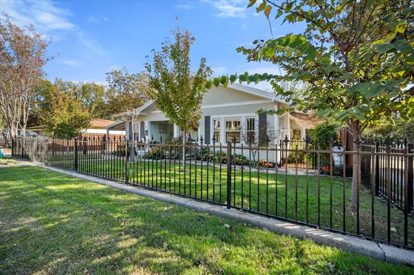 Weatherford, TX 76086,407 W Columbia ST