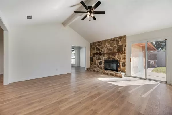 Richardson, TX 75081,2112 Plymouth Rock DR