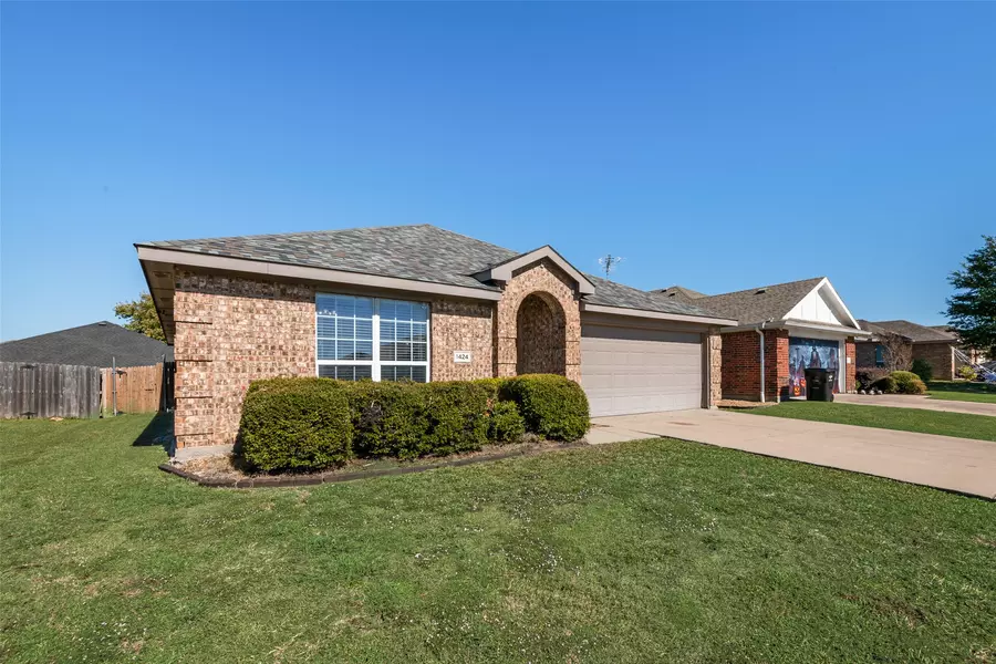 1424 Jacksons RUN, Greenville, TX 75402