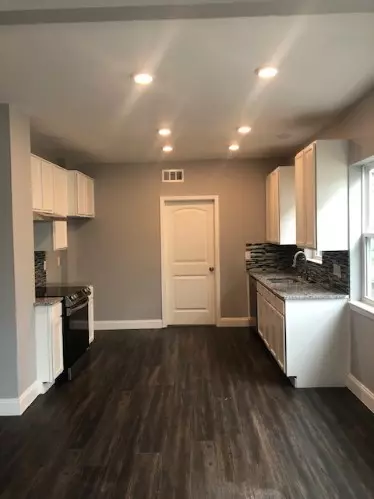 Denison, TX 75020,1000 W Gandy ST