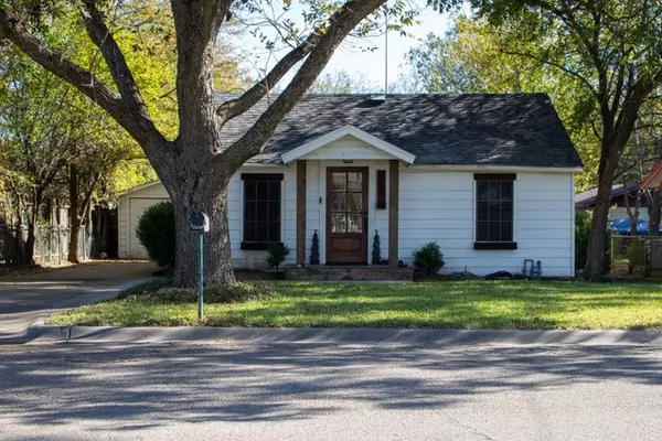603 Lilly ST, Cleburne, TX 76033