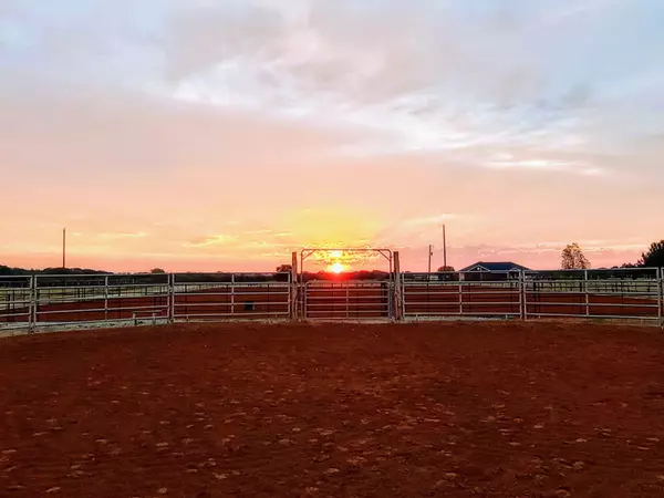 Whitesboro, TX 76273,4113 W Line RD