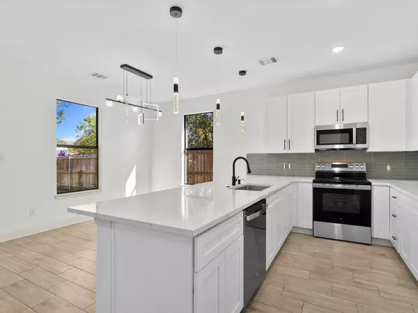 Granbury, TX 76048,5105 Waterbury CT