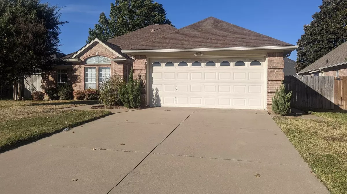 Grand Prairie, TX 75052,530 Queens WAY