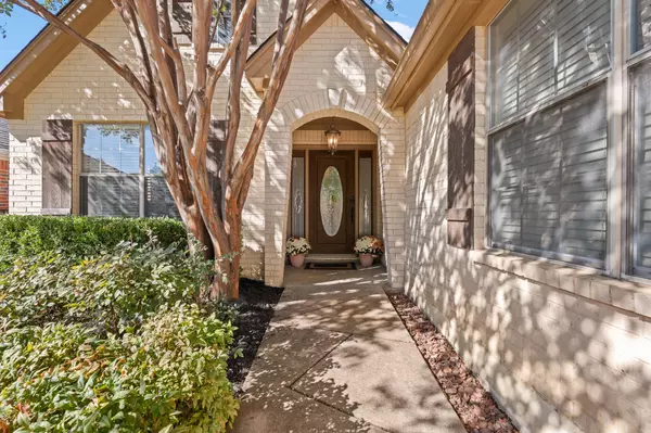 Burleson, TX 76028,2916 Shoreline DR