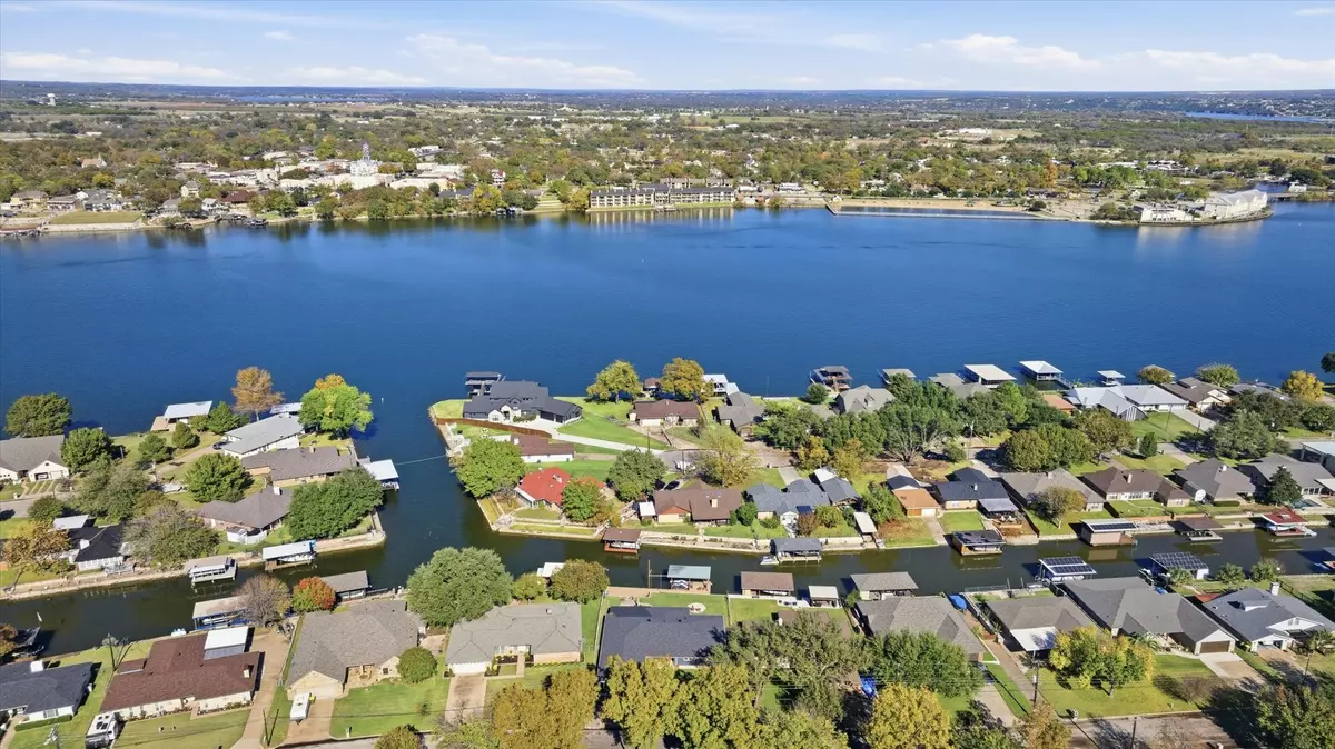 Granbury, TX 76048,502 Tahiti DR