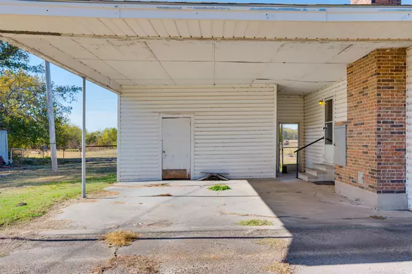 Bogata, TX 75417,847 Clarksville RD