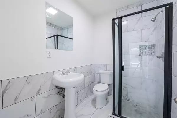 Arlington, TX 76010,320 Highland DR