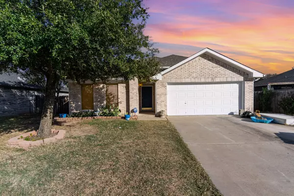 1410 Embercrest DR, Midlothian, TX 76065