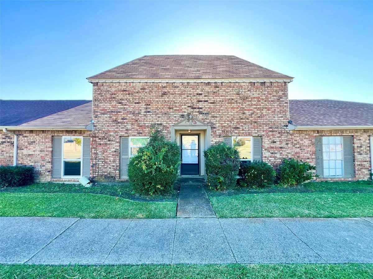 Grand Prairie, TX 75052,19 W Mountain Creek DR