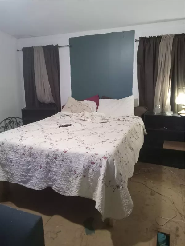 Bowie, TX 76230,614 Hanging Tree RD