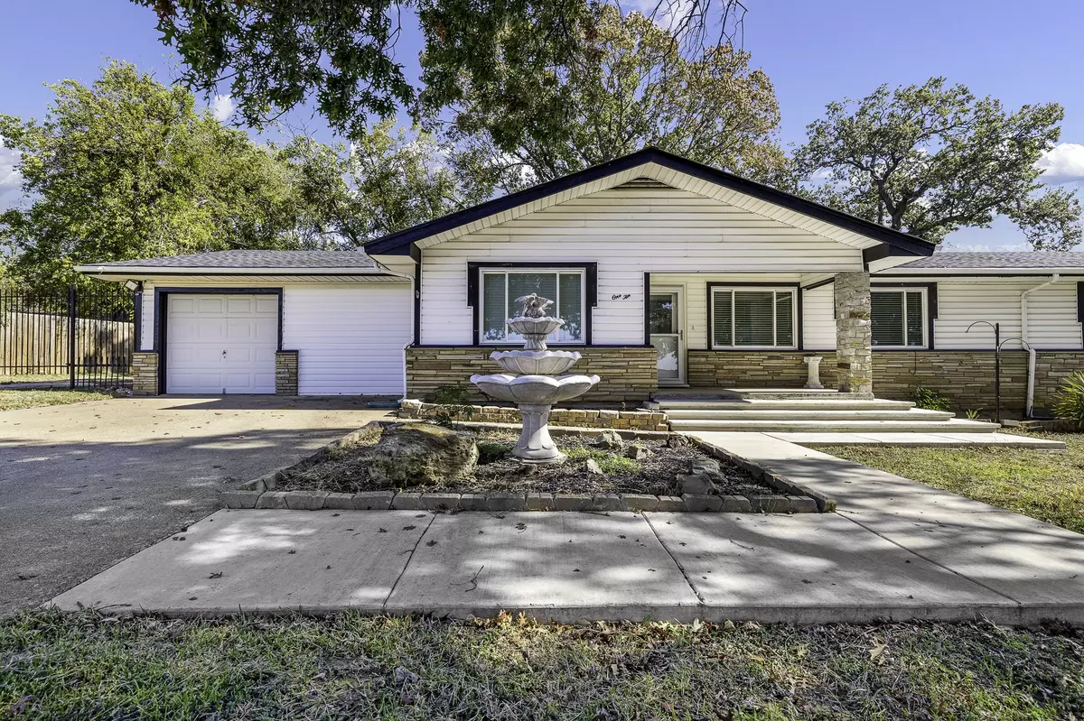 Weatherford, TX 76086,110 Pine ST