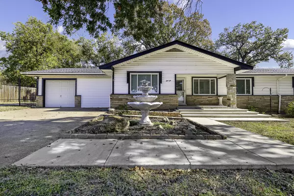 110 Pine ST, Weatherford, TX 76086