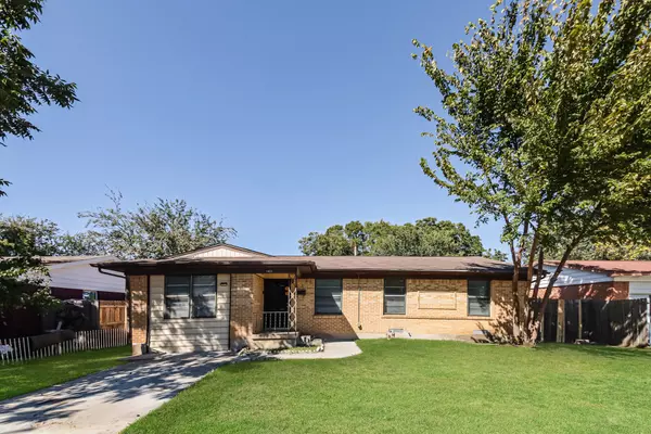 1421 Belmont ST, Mesquite, TX 75149