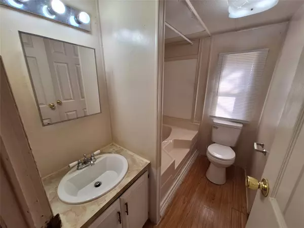 Clyde, TX 79510,114 S 5th ST