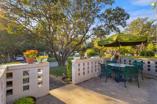 Dallas, TX 75218,9461 Waterview RD