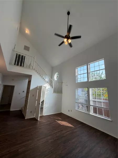 2507 Peargrove CIR, Arlington, TX 76006