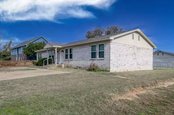 Granbury, TX 76049,309-311 Lilac DR