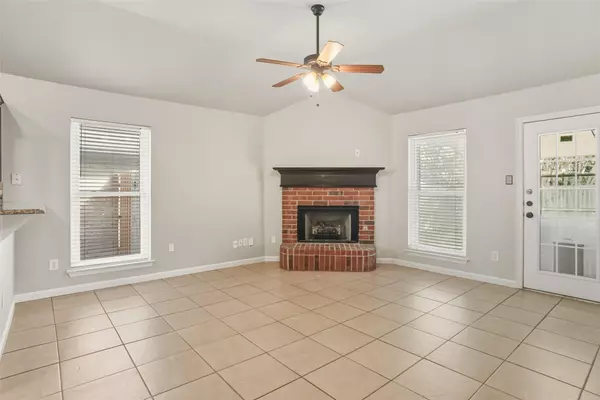 Saginaw, TX 76179,1067 Roundrock DR