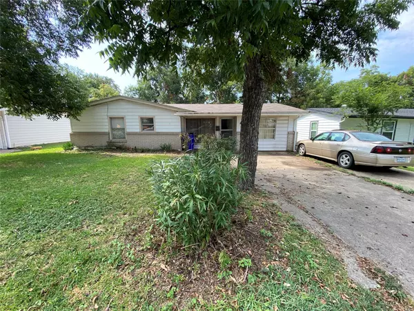 2638 Squire PL, Farmers Branch, TX 75234