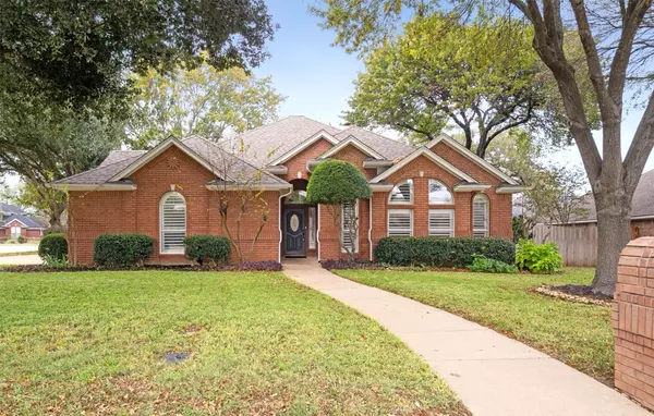 1516 Creekside DR, Mansfield, TX 76063