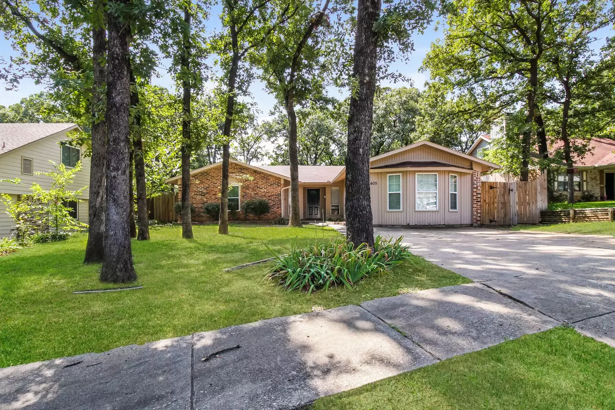 Kennedale, TX 76060,405 Lone Oak CIR