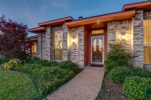 Dallas, TX 75248,7119 Canongate DR