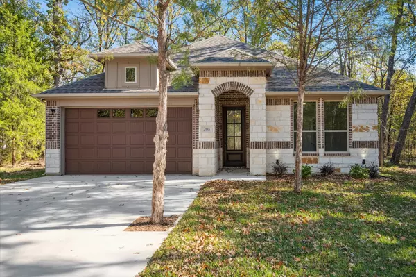 208 Driftwood DR, Trinidad, TX 75163