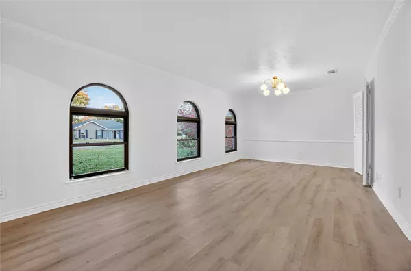 Dallas, TX 75231,6841 Arboreal DR