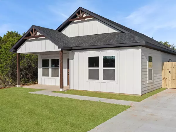 3527 Flint Rock CIR, Granbury, TX 76048