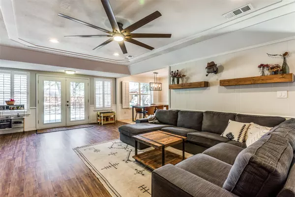 Hurst, TX 76054,116 Montreal DR