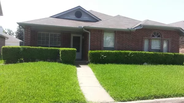 2030 Oak Creek CT, Garland, TX 75040