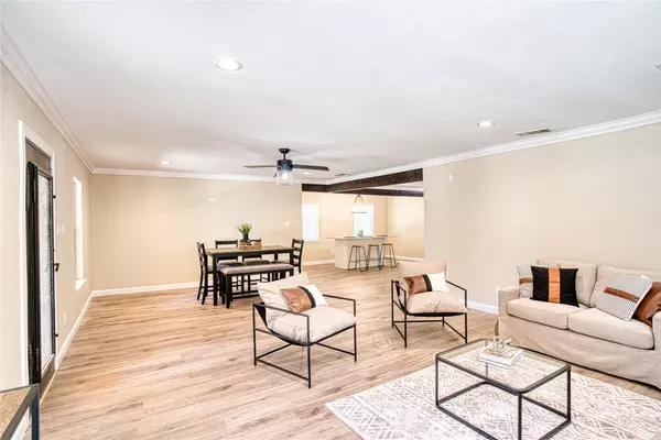 Kennedale, TX 76060,420 North RD