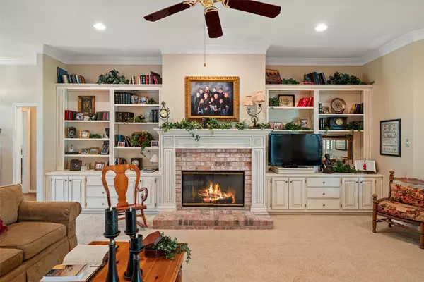 Granbury, TX 76049,8913 Brierfield RD