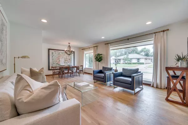 Dallas, TX 75214,6762 Inverness LN