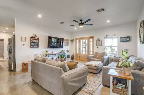 Kennedale, TX 76060,428 Gail DR