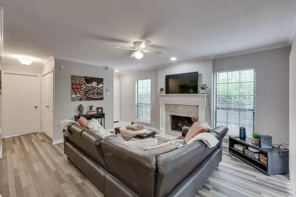 Dallas, TX 75248,15151 Berry TRL #401