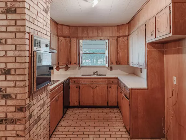 Kerens, TX 75144,15410 E State Highway 31