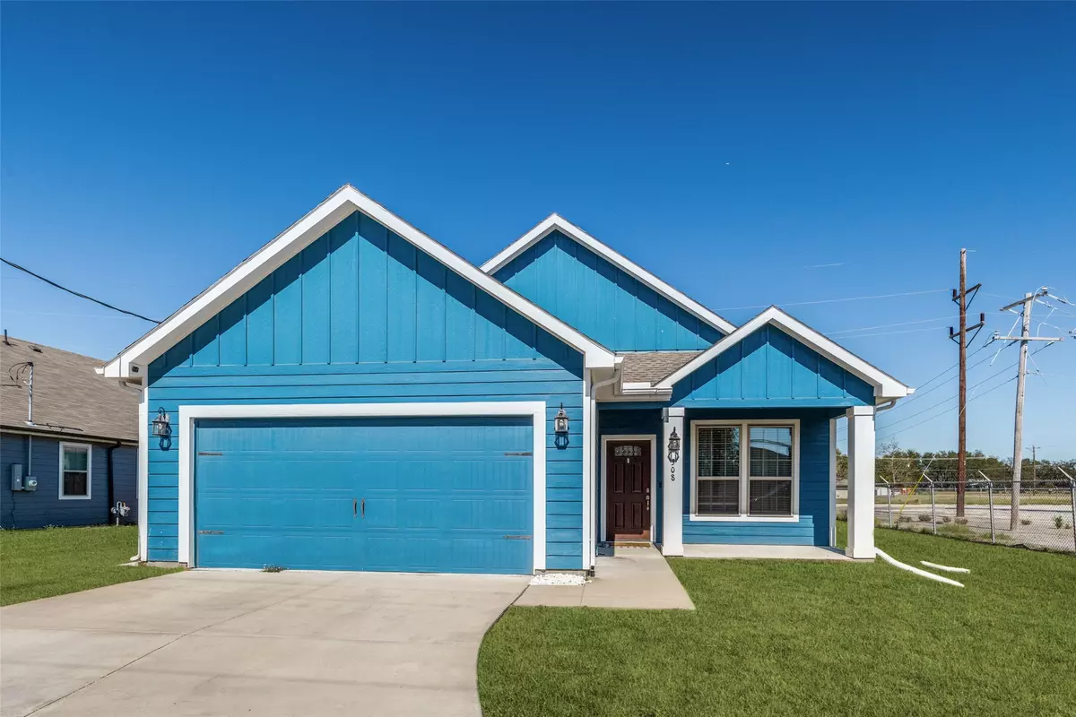 Leonard, TX 75452,308 E Houston ST