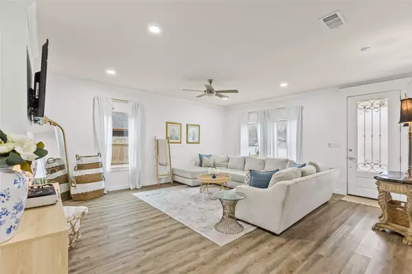 1326 Hemphill ST, Greenville, TX 75401