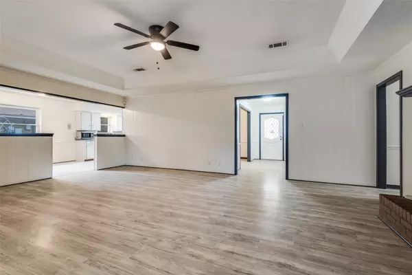 Lewisville, TX 75077,718 Knollridge DR