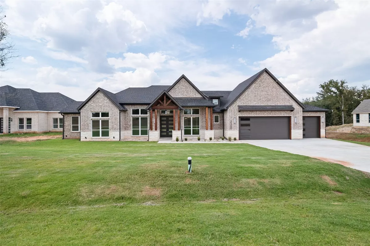 Granbury, TX 76049,2300 Candlestick DR