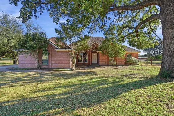 Granbury, TX 76049,3300 Hummingbird CT