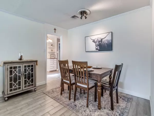 Dallas, TX 75229,3645 Warick DR