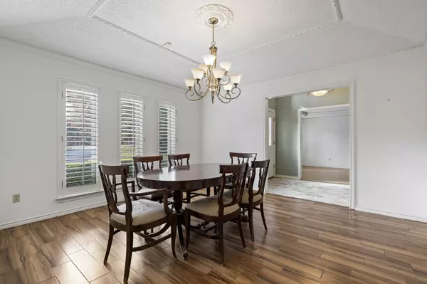 Dallas, TX 75248,6415 Barkwood LN