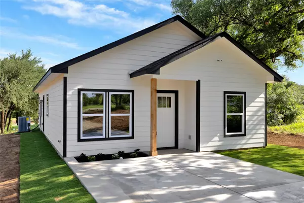 Mineral Wells, TX 76067,815 SW 28th ST