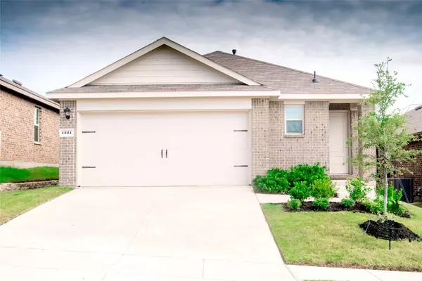 1221 Nursery DR, Forney, TX 75126