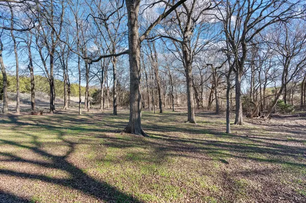 Weatherford, TX 76085,717 Mary DR